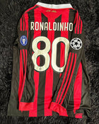Milan Retro 09/10 Langarmtrikot - Ronaldinho #80 (+Patches)