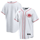 Cincinnati Reds Fan im weißen Trikot 